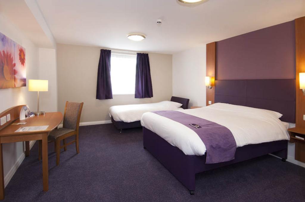 Premier Inn Camberley Habitación foto
